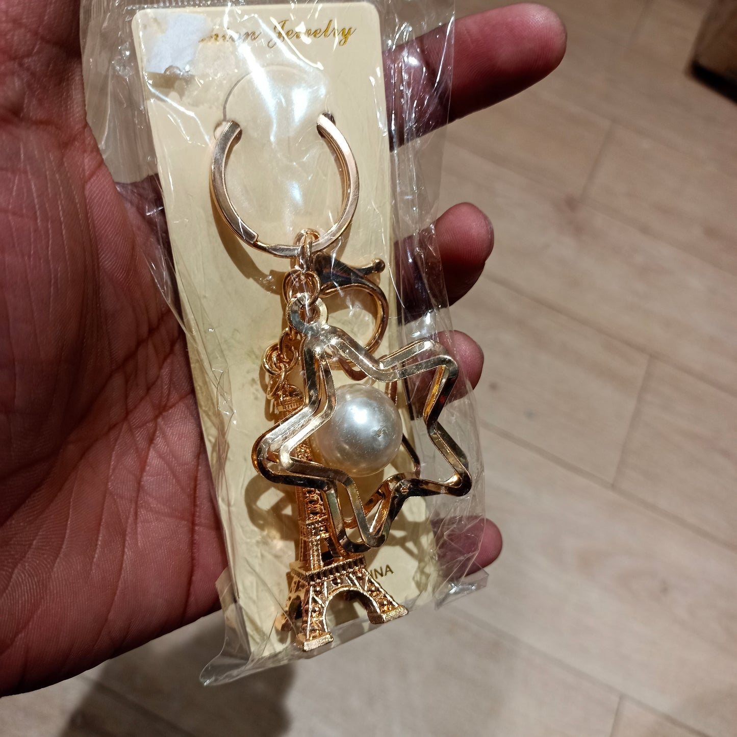 Keychain Metal Eiffel Tower Pearl Star